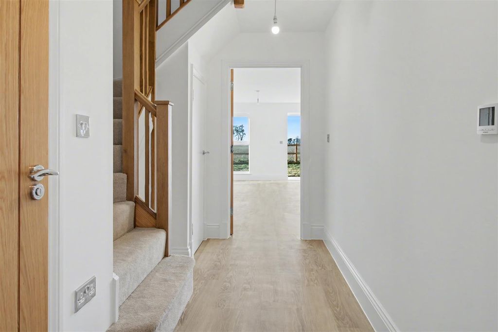 Property photo 2 of 36 Entrance