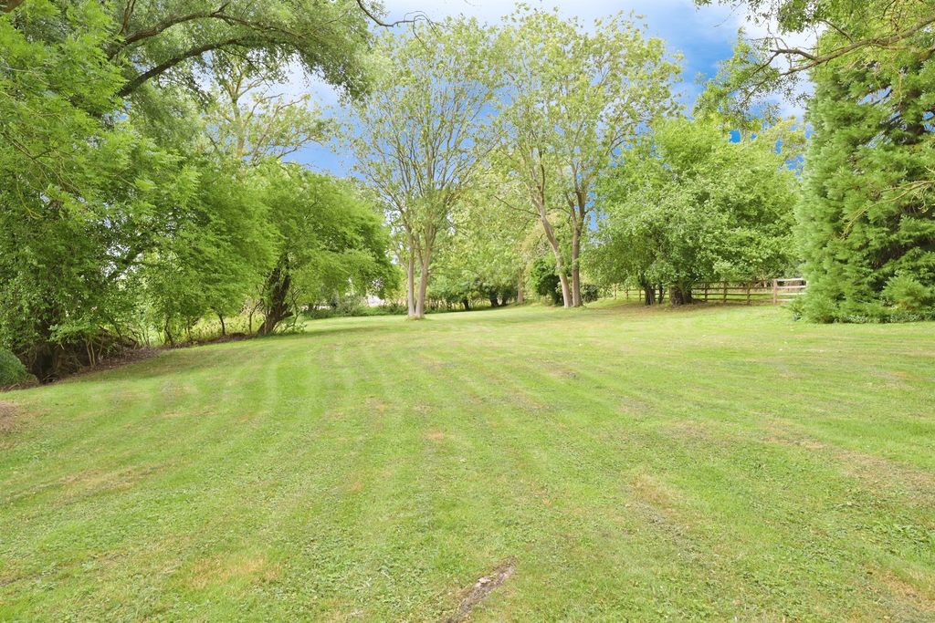 Property photo 3 of 31