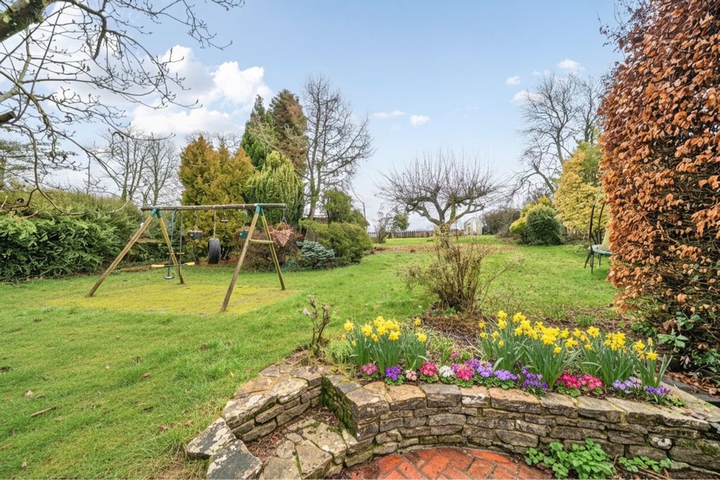 Property photo 2 of 18