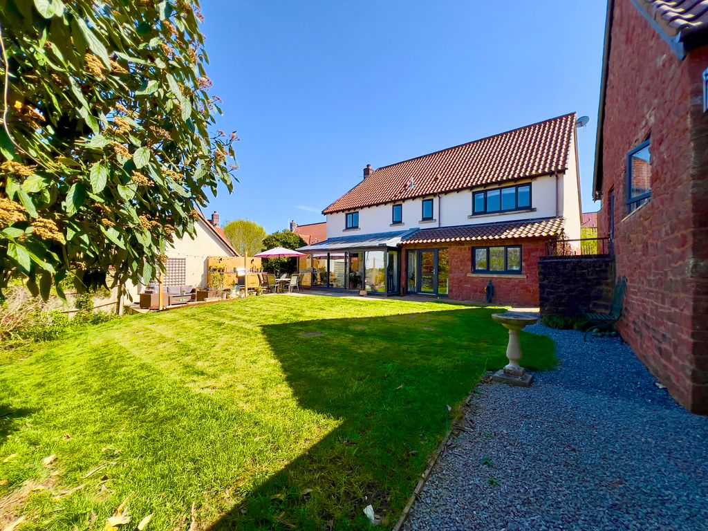 Property photo 1 of 18 Garden