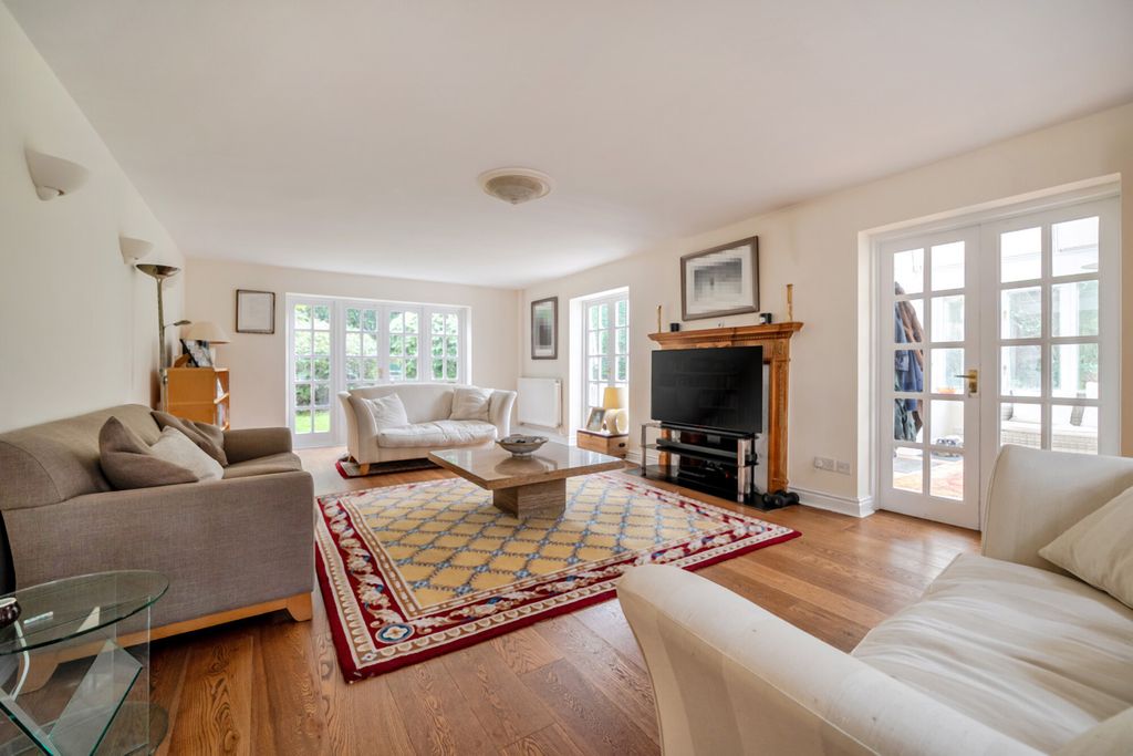 Property photo 2 of 35 1389453-10-6964Ef...