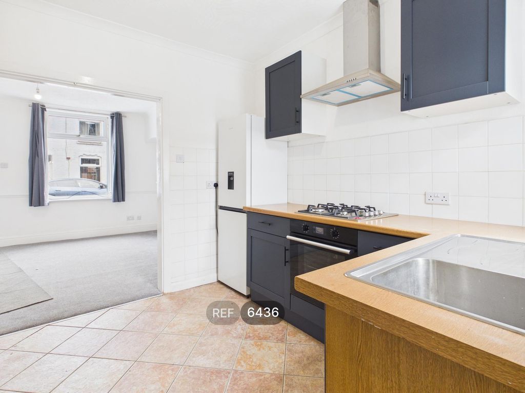 Property photo 2 of 21 Kitchen