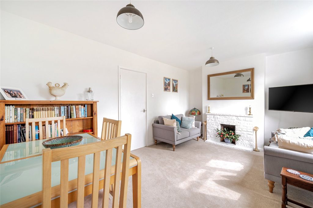 Property photo 2 of 19 Picture No. 11