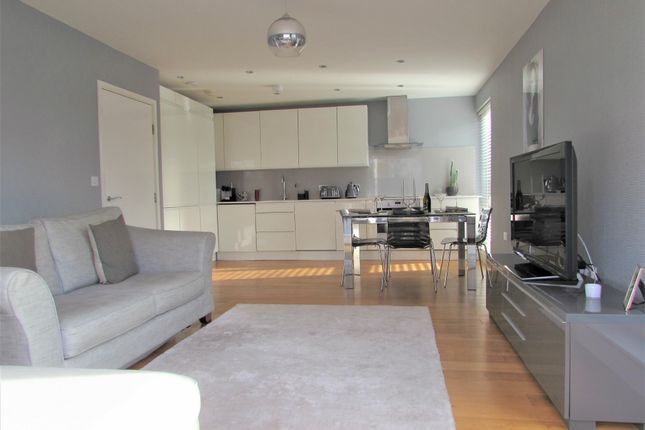 Property photo 1 of 1 2 Bed Flat To Rent James Court, Elstree Wd6