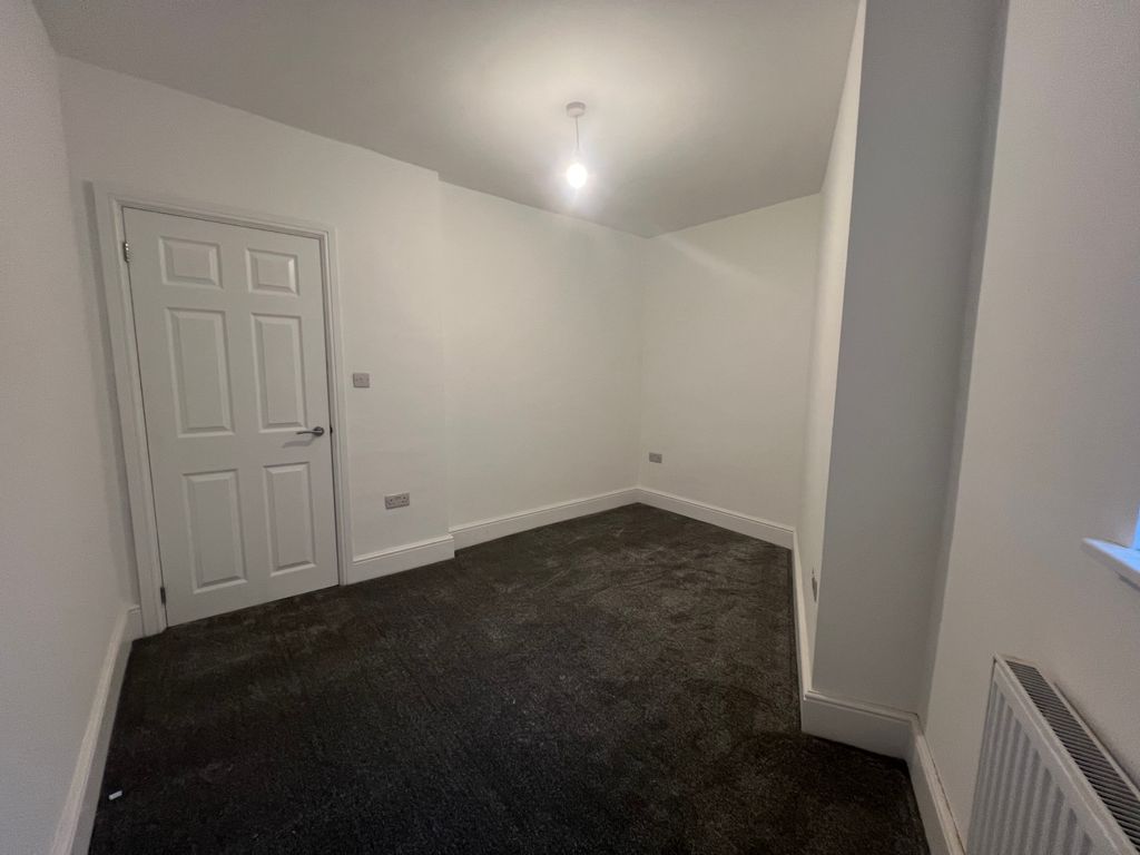 Additional image 4 of 2 bed flat to rentWindsor Terrace, Penarth CF64