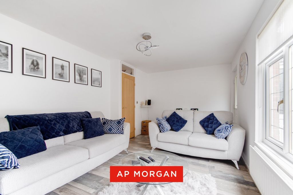 Property photo 3 of 15 Picture No. 11