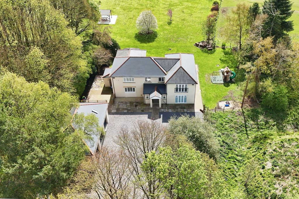Property photo 1 of 42