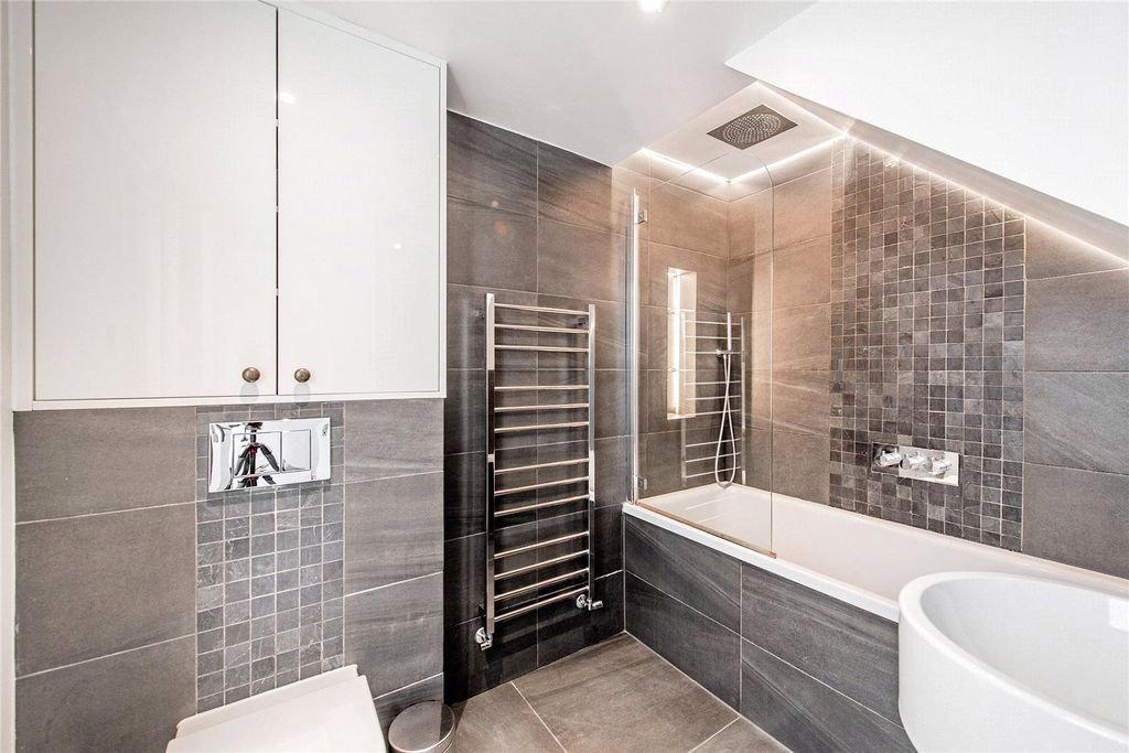 Property photo 3 of 12 Picture 3