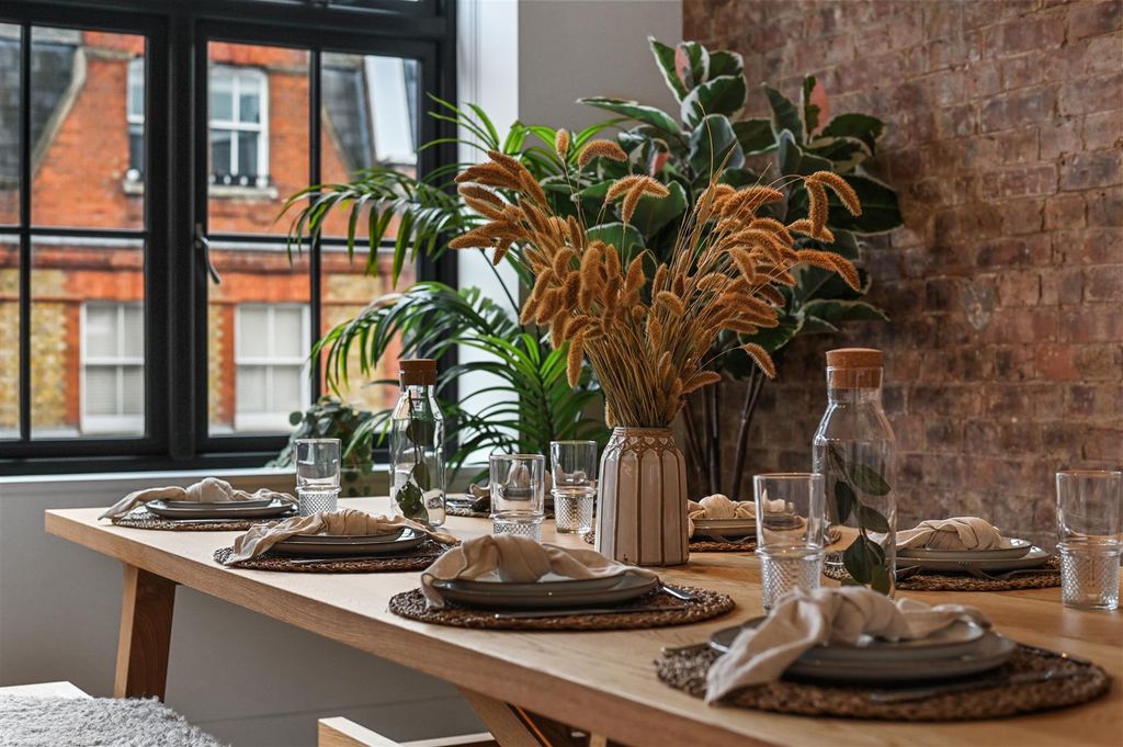 Property photo 3 of 17 Ol-Lat-83Titchfieldstreet-30.Jpg