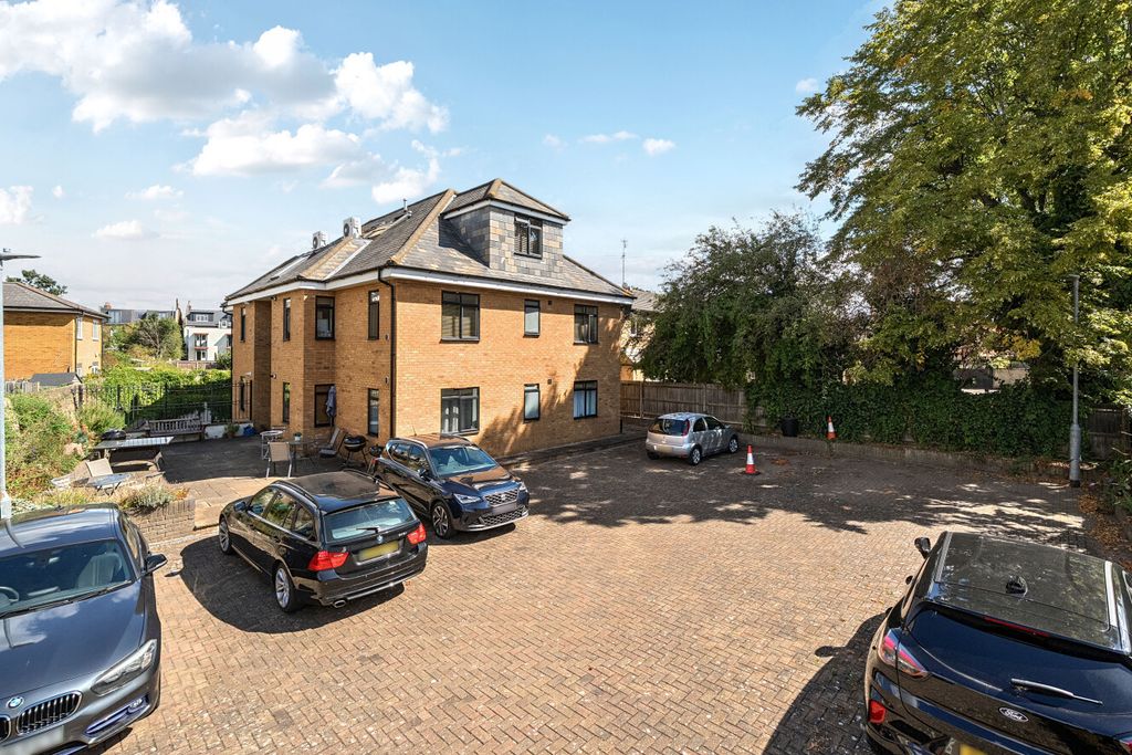 Property photo 1 of 12 1513951-1-1A0480A...