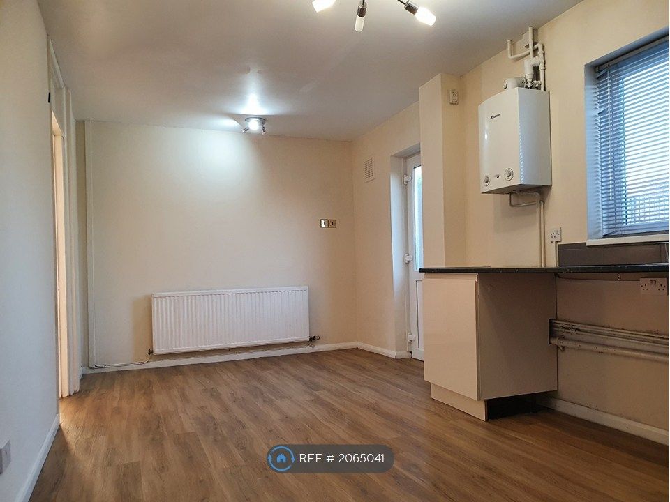 Property photo 2 of 9 Kitchen Dining