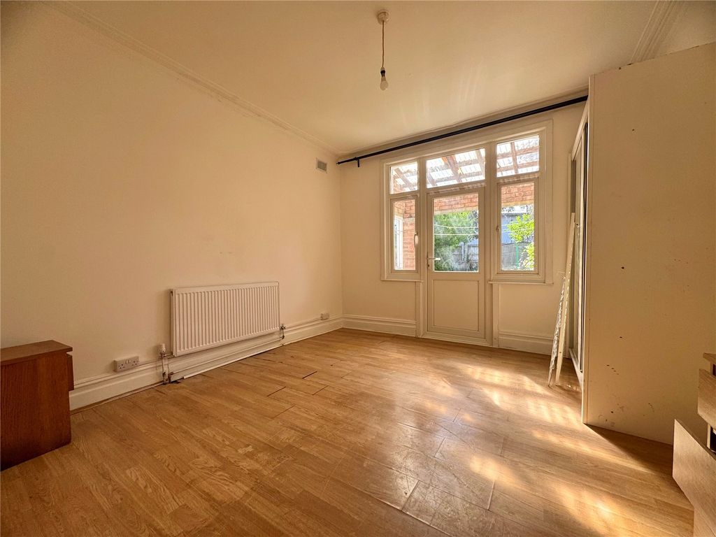Property photo 3 of 4 Picture No. 04