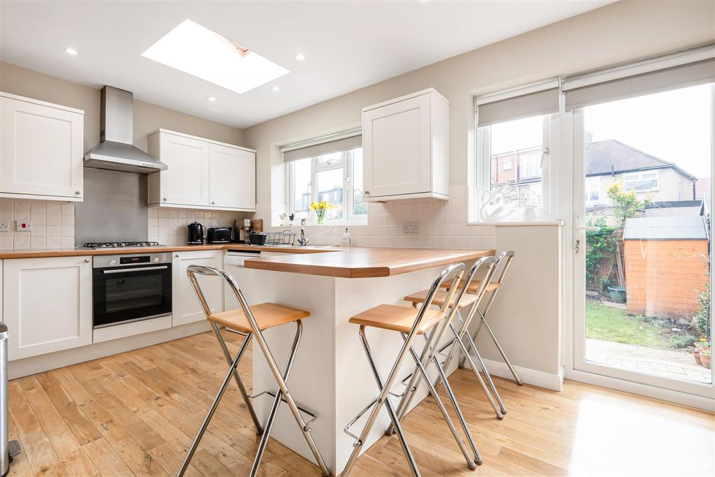 Property photo 2 of 39 16_73264.Jpg