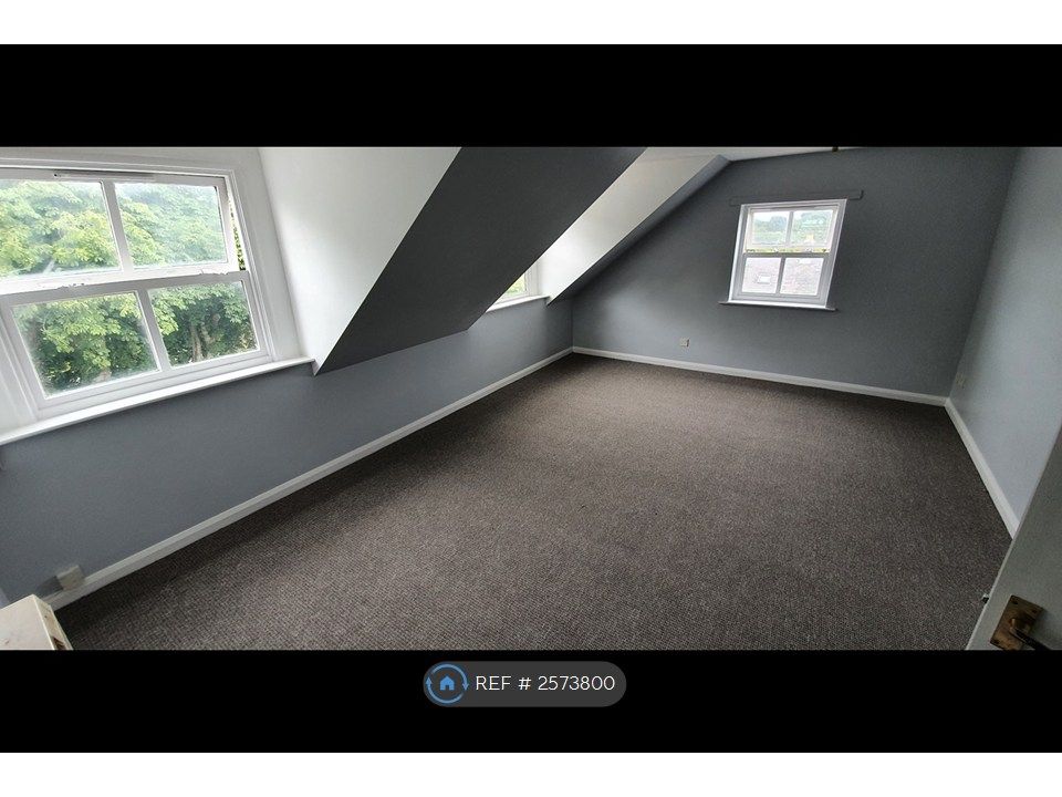 Property photo 3 of 7 Living Room