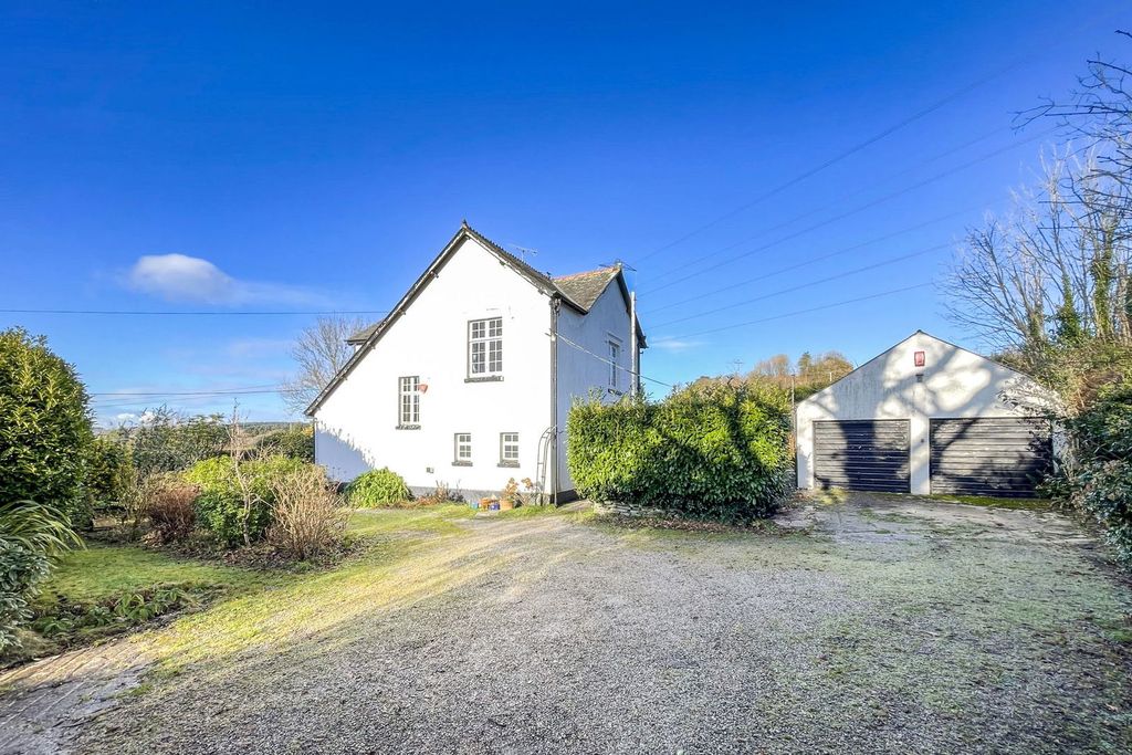 Property photo 2 of 23