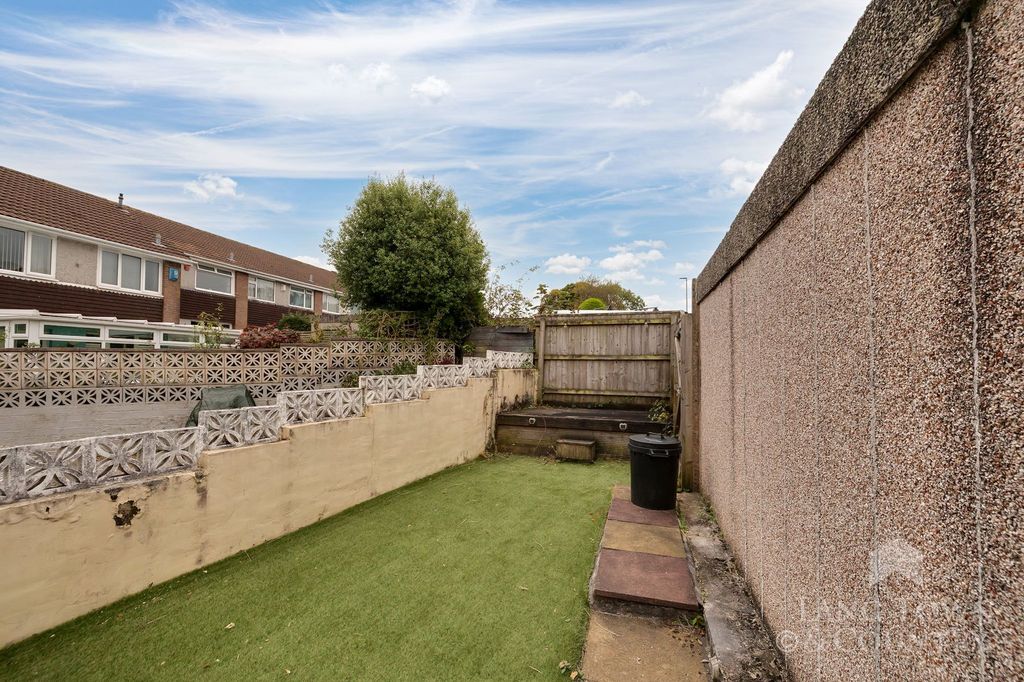 Property photo 3 of 14