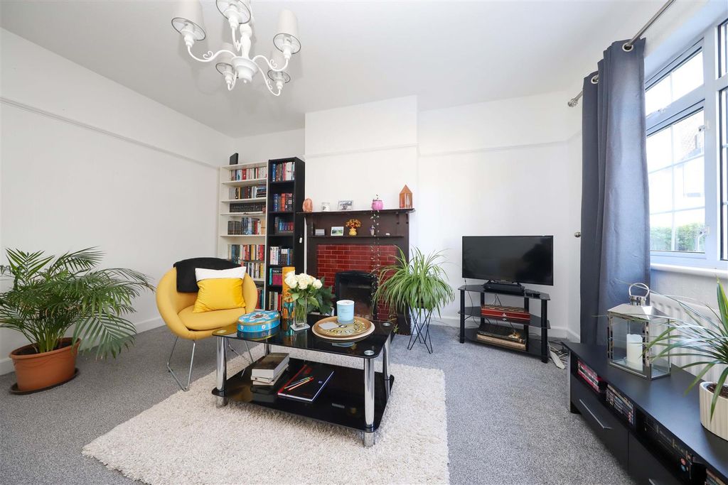 Property photo 3 of 9 Living Room