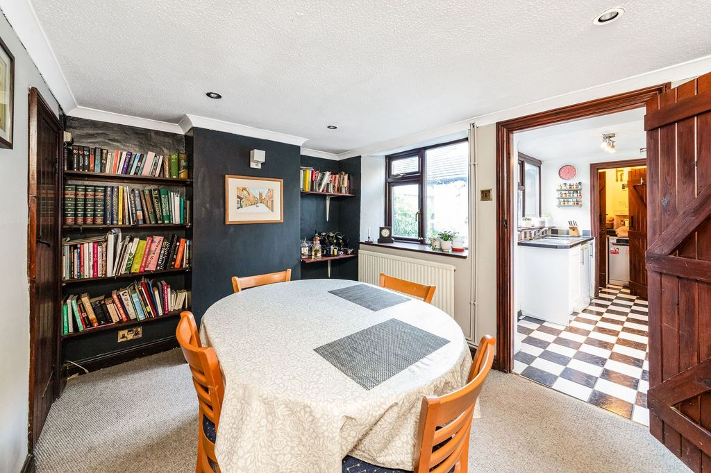 Property photo 3 of 12