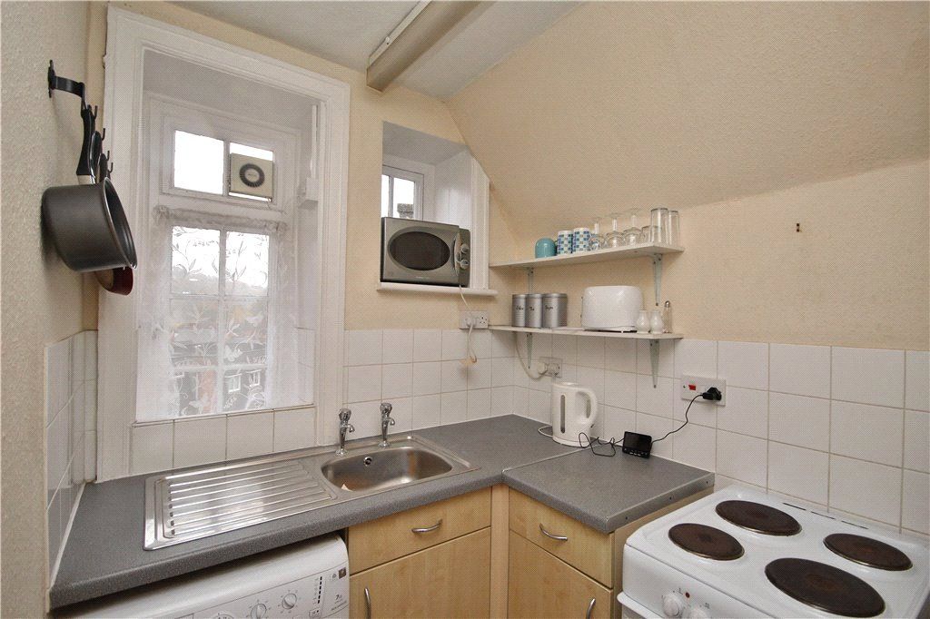 Property photo 3 of 8 Kitchen