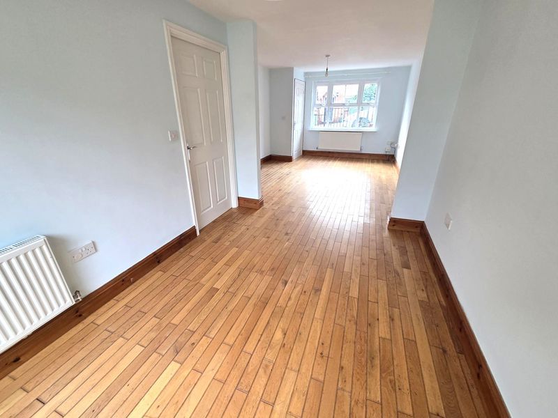 Property photo 3 of 35 Photo 8