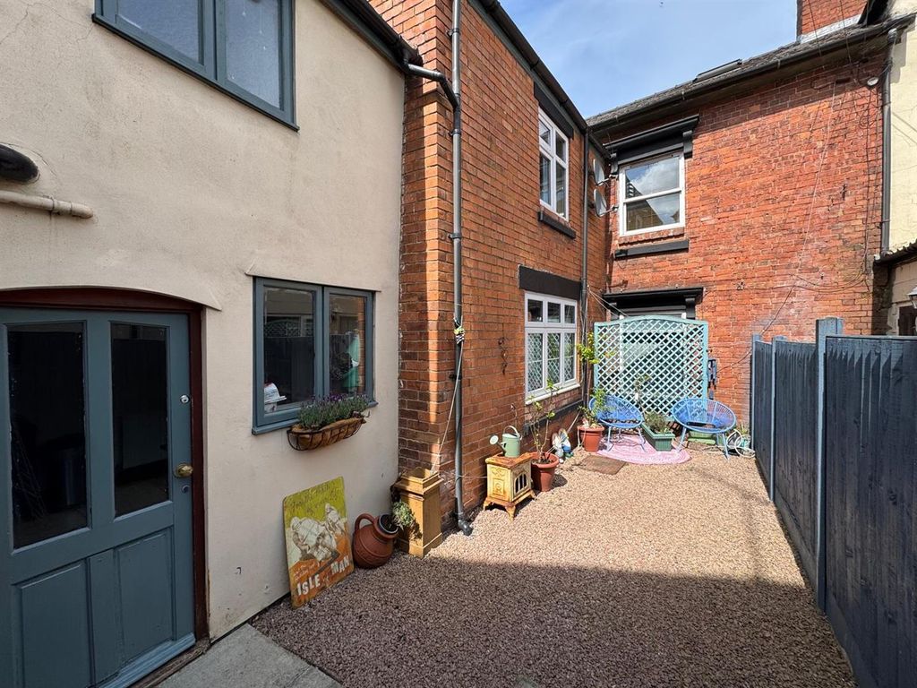 Property photo 2 of 11