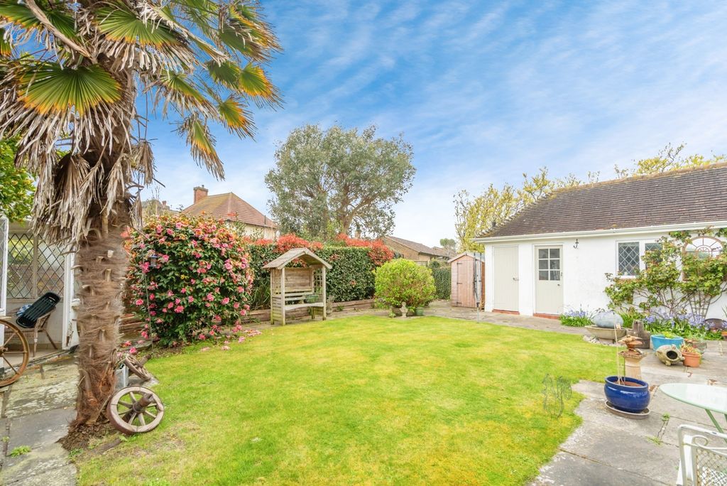 Property photo 2 of 16 Photo