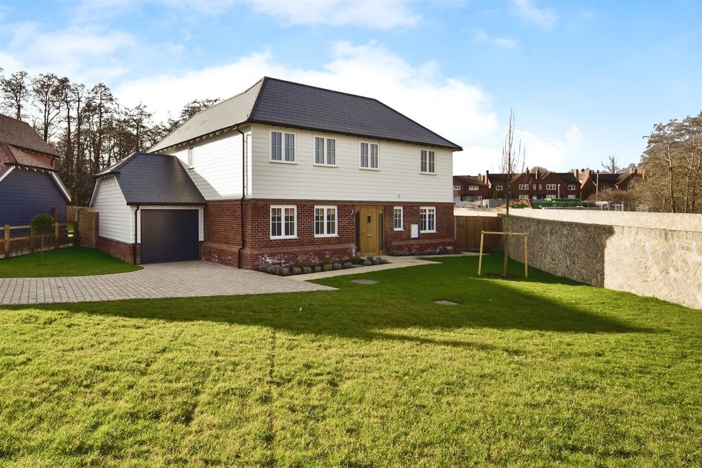 Property photo 1 of 16
