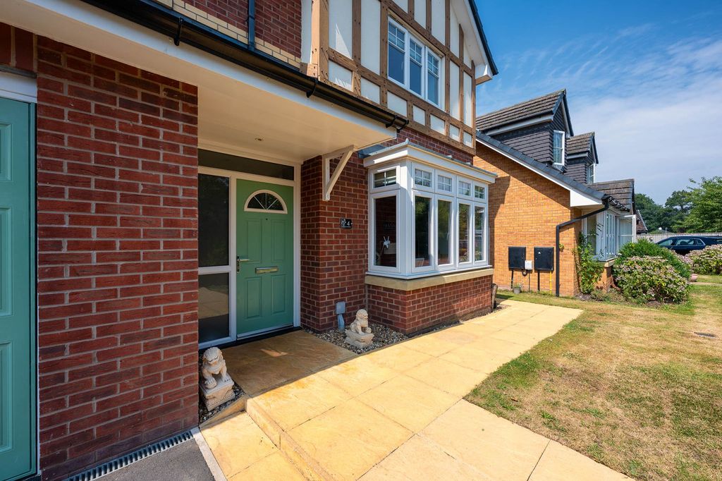 Property photo 2 of 33