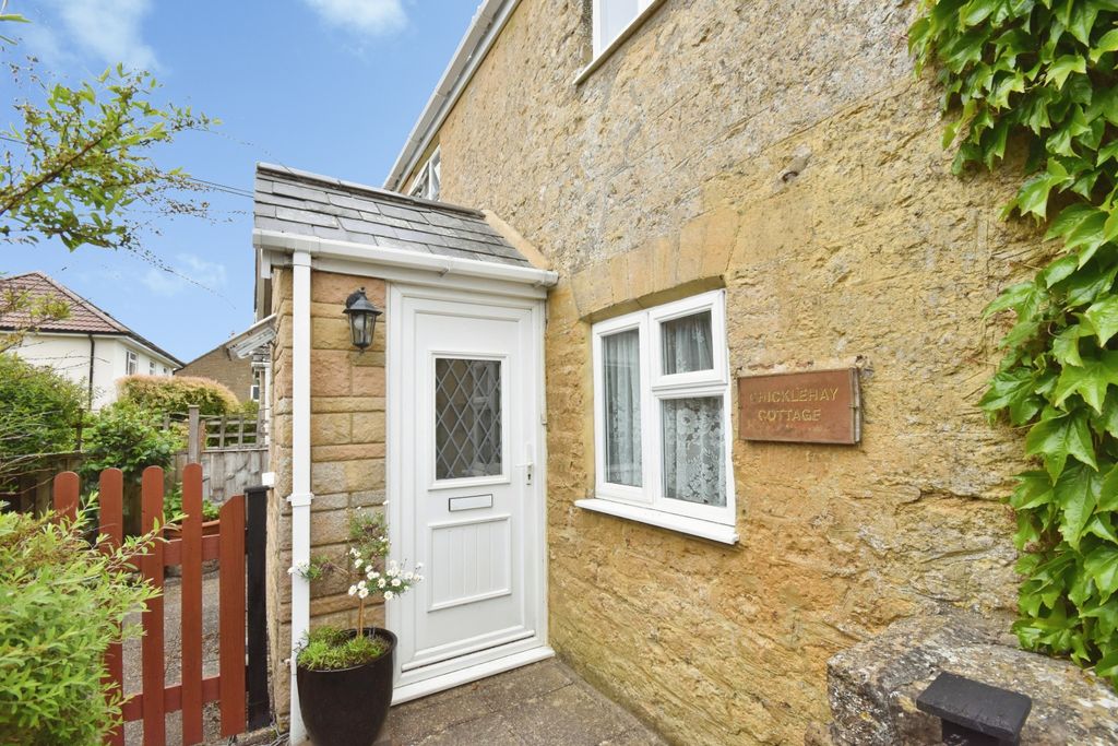 Property photo 2 of 19