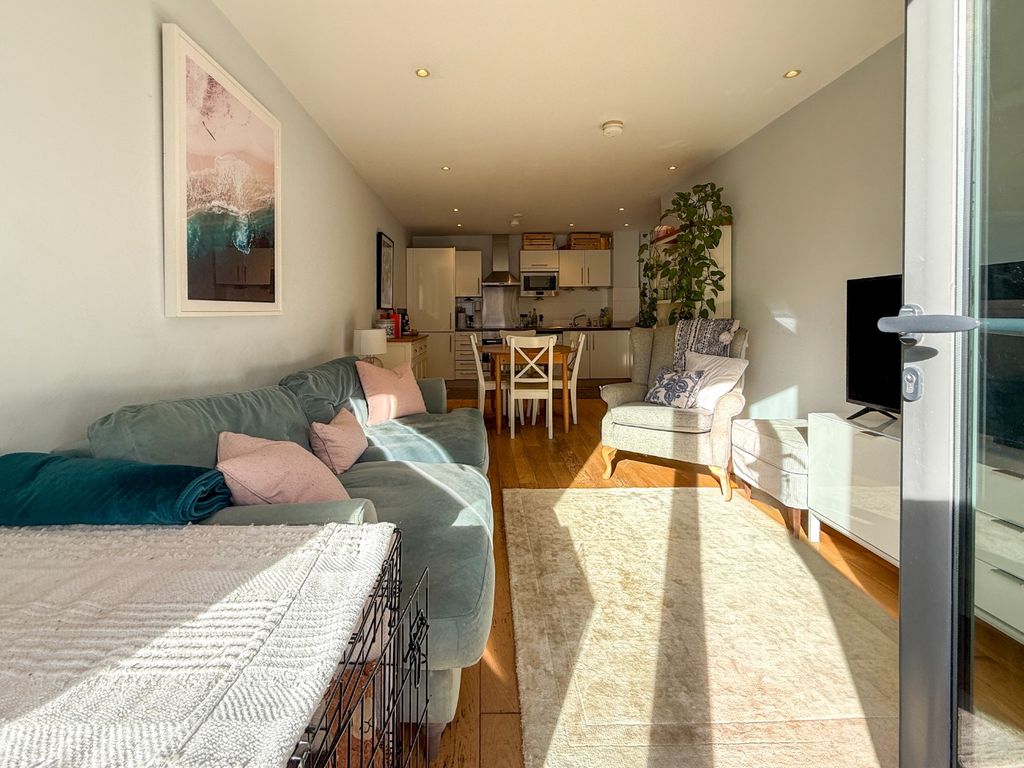 Property photo 3 of 15 4873335