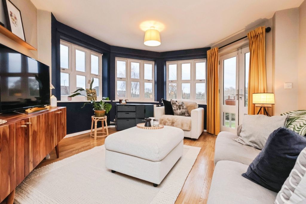 Property photo 3 of 17 Pbox-Img.Jpg