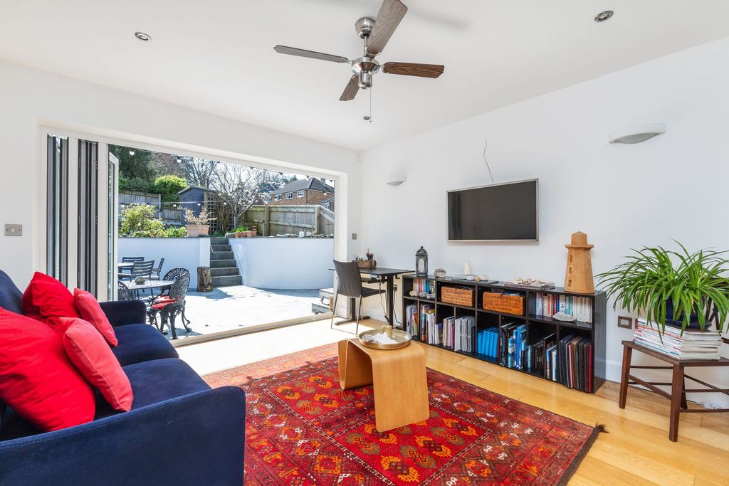 Property photo 3 of 13