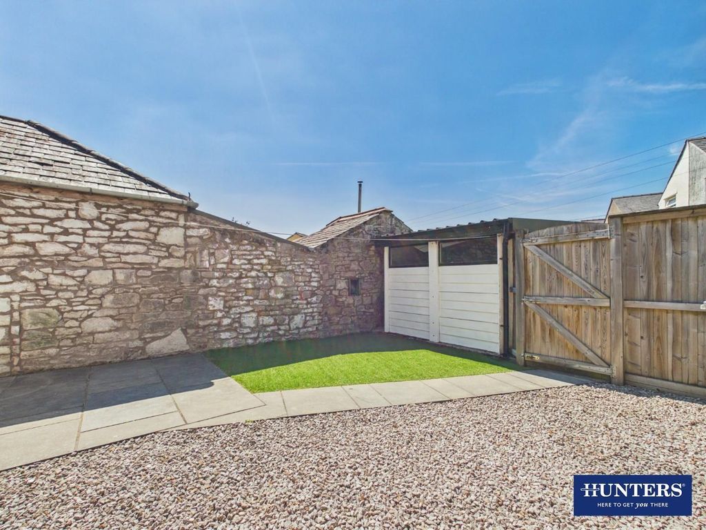 Property photo 3 of 24 Garden Areas