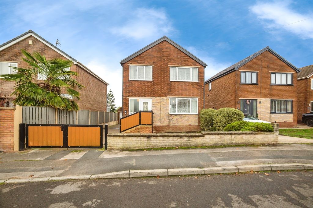 Property photo 1 of 17