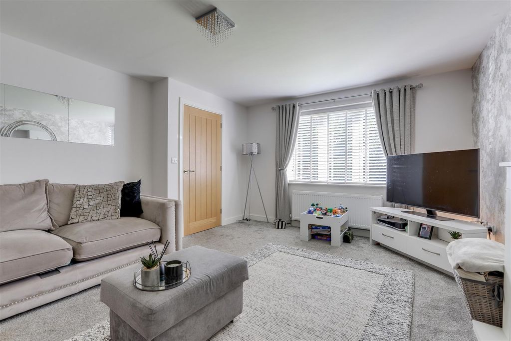 Property photo 2 of 34 220925_24.Jpg