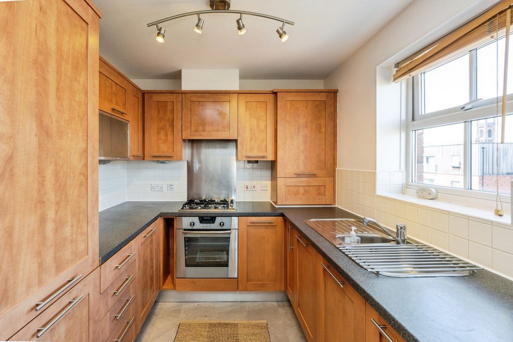 Property photo 2 of 16 Pbox-Img.Jpg