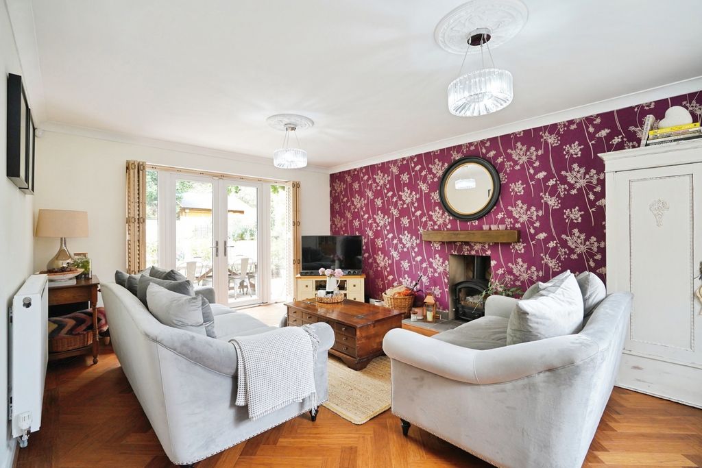 Property photo 3 of 33 Pbox-Img.Jpg