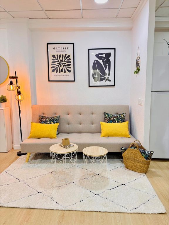 Property photo 2 of 32