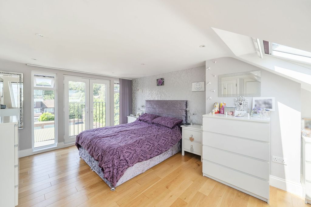 Additional image 8 of 4 bed semi-detached house for saleHoward Close, Watford WD24