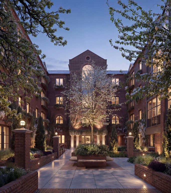 Property photo 1 of 16 Courtyard