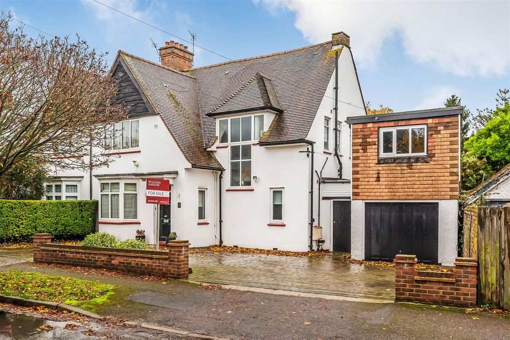 Property photo 1 of 27 2-Beresford-Road-28.Jpg