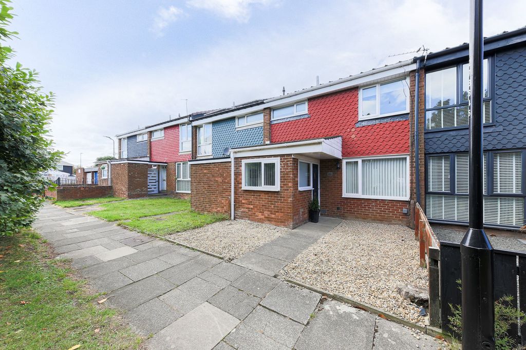 Property photo 1 of 16 External