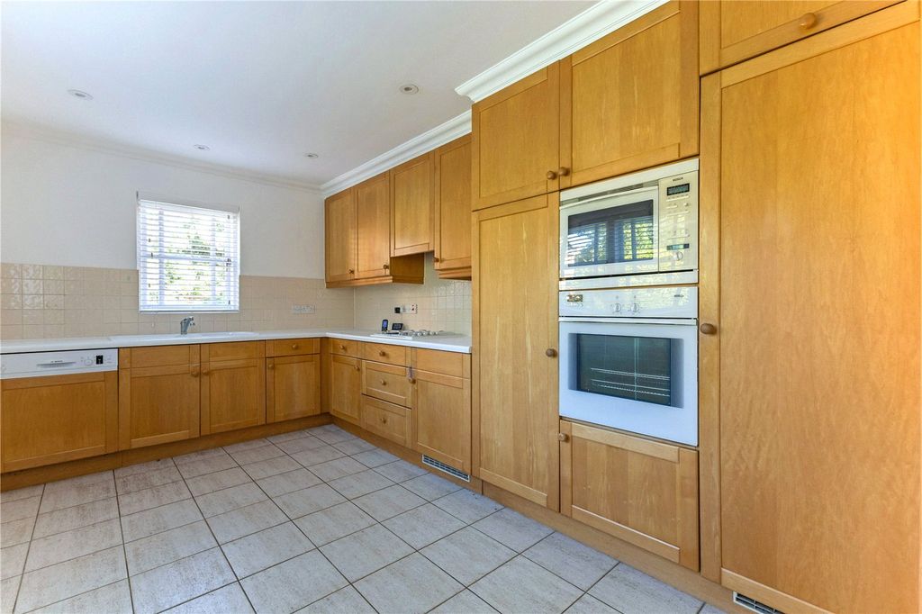 Property photo 3 of 14 Kitchen