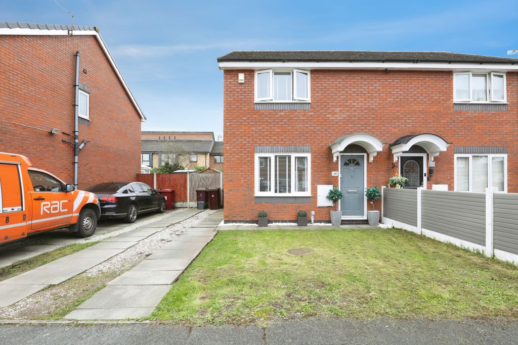 Property photo 1 of 13 Front View