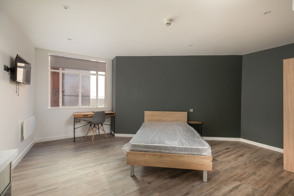 Property photo 1 of 3 A Spacious And Well-Lit Double Bedroom, Perfect Fo...