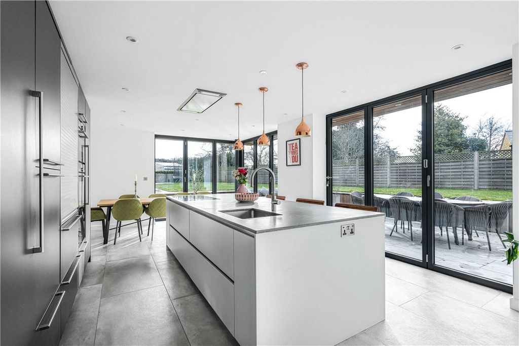 Property photo 3 of 39 Picture 3