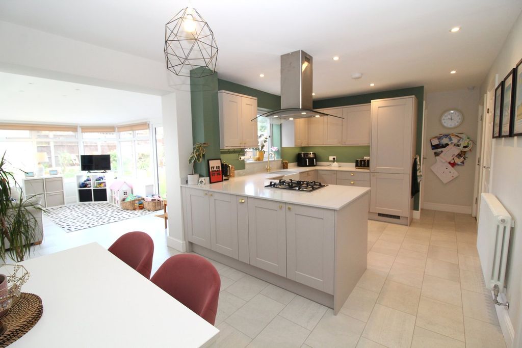 Property photo 2 of 17