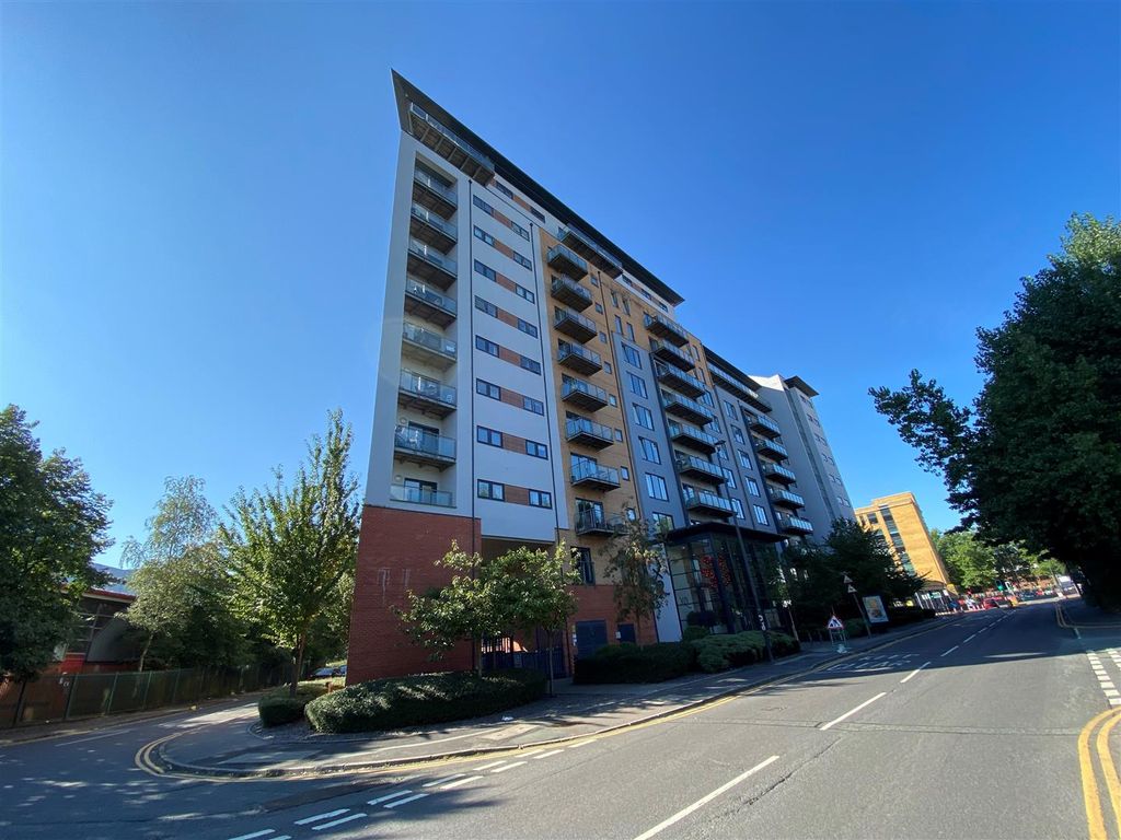 Property photo 1 of 9