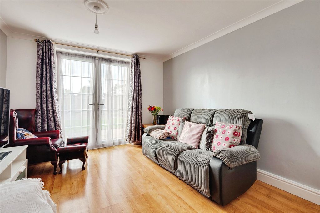 Property photo 3 of 17 Picture No. 11