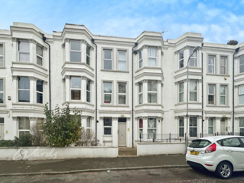 Property photo 2 of 8 Gordon Road Main Use